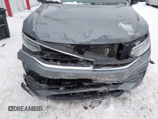 2022 Volkswagen Tiguan SE R-Line Black z VIN 3VVCB7AX9NM024296, wystawiony jako IAAI lot #41592795 z przebiegiem 45 308 mil mil oraz . Historia ofert i sprzedaży dostępna na DreamBid. Obrazek 6.