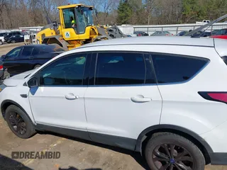 2017 Ford Escape SE with VIN 1FMCU0GD9HUE77231, listed as a IAAI auction lot 41776899 with 71,097 mi miles. Bid and sale history available at carsss.com. Image 14.