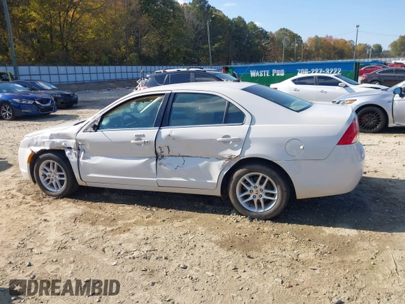 2010 Mercury Milan with VIN 3MEHM0HAXAR660714, listed as a IAAI auction lot 40714520 with 170,729 mi miles and . Bid and sale history available at DreamBid. Image 15.