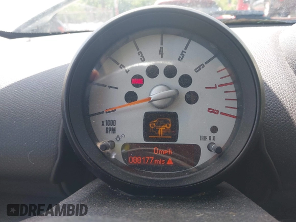 2012 MINI Countryman S z VIN WMWZC3C58CWM26699, wystawiony jako IAAI lot #42361630 z przebiegiem 88 177 mil mil oraz . Historia ofert i sprzedaży dostępna na DreamBid. Obrazek 7.