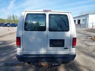 2014 Ford Econoline Cargo Commercial z VIN 1FTNE2EL7EDB02479, wystawiony jako IAAI lot #42178687 z przebiegiem 200 019 mil mil oraz . Historia ofert i sprzedaży dostępna na DreamBid. Obrazek 16.