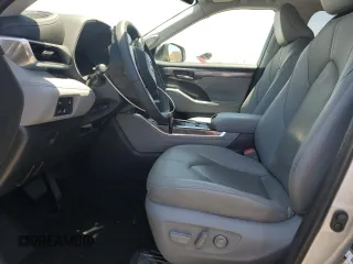 2023 Toyota Highlander Hybrid Limited with VIN 5TDXBRCH4PS575885, listed as a Copart auction lot 64304345 with 15,633 mi miles and Salvage title. Bid and sale history available at DreamBid. Image 7.