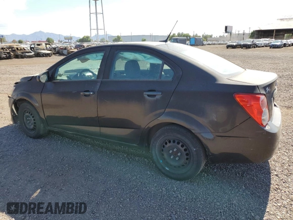 2014 Chevrolet Sonic LS z VIN 1G1JA5SH0E4131777, wystawiony jako Copart lot #65558225 z przebiegiem 136 704 mil mil oraz Szkoda całkowita • Salvage title. Historia ofert i sprzedaży dostępna na DreamBid. Obrazek 2.