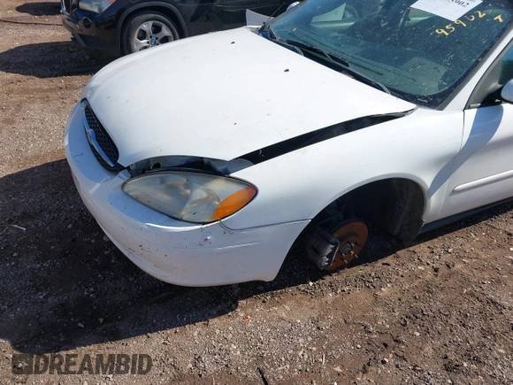 2002 Ford Taurus SES Standard with VIN 1FAFP55S82A121696, listed as a IAAI auction lot 41495902 with 275,166 mi miles. Bid and sale history available at carsss.com. Image 6.