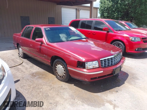 1999 Cadillac DeVille z VIN 1G6KD54Y4XU718666, wystawiony jako IAAI lot #42327746 z przebiegiem 84 226 mil mil oraz . Historia ofert i sprzedaży dostępna na DreamBid. Obrazek 1.