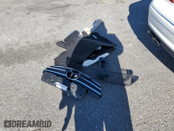 2009 Mercedes-Benz CLK 550 with VIN WDBTJ72HX9F264261, listed as a Copart auction lot 89173605 with Not Provided miles and Salvage Title. Bid and sale history available at DreamBid. Image 14.
