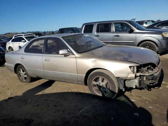 1995 Lexus ES 300 with VIN JT8GK13T8S0096272, listed as a Copart auction lot 88171845 with 216,957 mi miles and Salvage Title. Bid and sale history available at carsss.com. Image 4.