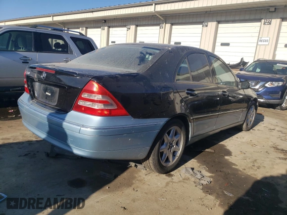 2004 Mercedes-Benz C 240 с VIN WDBRF61J74E015280, выставлен на аукционе Copart как лот 42231125 с пробегом 196 521 миль миль и Списание • Salvage title. История ставок и продаж доступна на DreamBid. Изображение 3.