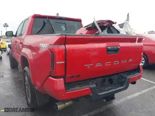 2024 Toyota Tacoma 4WD SR5 with VIN 3TYLB5JN3RT021289, listed as a IAAI auction lot 41538997 with 8,186 mi miles. Bid and sale history available at carsss.com. Image 3.