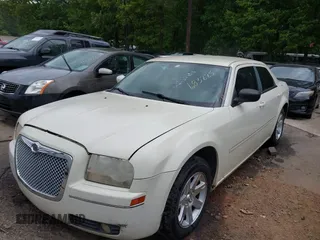 2007 Chrysler 300 Touring with VIN 2C3KA53G97H683225, listed as a IAAI auction lot 42154480 with 193,613 mi miles and . Bid and sale history available at DreamBid. Image 2.