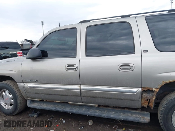 2002 GMC Yukon XL SLT with VIN 3GKFK16Z72G344251, listed as a IAAI auction lot 41644337 with 196,118 mi miles. Bid and sale history available at carsss.com. Image 14.
