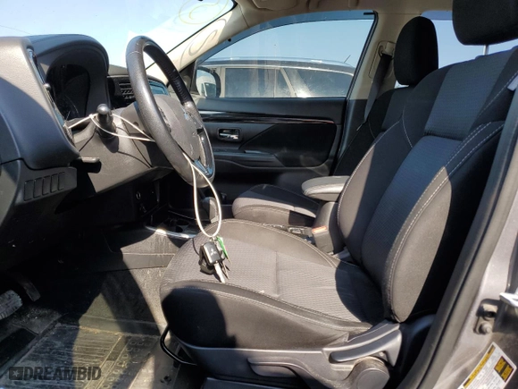 2019 Mitsubishi Outlander ES with VIN JA4AZ2A33KZ610773, listed as a Copart auction lot 41707665 with 100,292 mi miles and Salvage Title. Bid and sale history available at carsss.com. Image 7.
