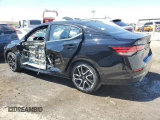 2025 Nissan Sentra SR z VIN 3N1AB8DV1SY299531, wystawiony jako Copart lot #54058105 z przebiegiem 2 812 mil mil oraz Szkoda całkowita • Salvage title. Historia ofert i sprzedaży dostępna na DreamBid. Obrazek 2.