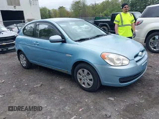 2010 Hyundai Accent GS z VIN KMHCM3AC2AU180440, wystawiony jako IAAI lot #42156900 z przebiegiem 114 984 mil mil oraz . Historia ofert i sprzedaży dostępna na DreamBid. Obrazek 1.