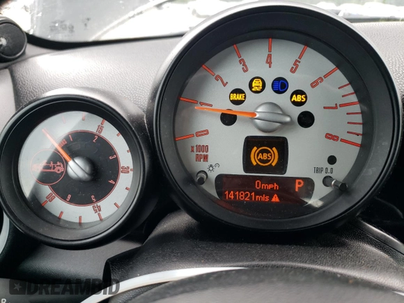 2013 MINI Convertible S с VIN WMWZP3C58DT550592, выставлен на аукционе Copart как лот 56250685 с пробегом 141 821 миль миль и Списание • Salvage title. История ставок и продаж доступна на DreamBid. Изображение 9.