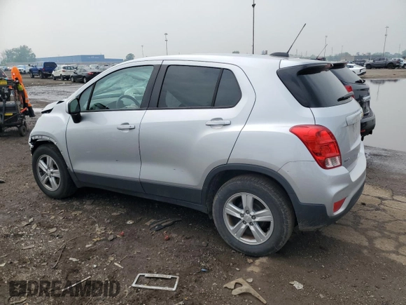 2020 Chevrolet Trax LS z VIN 3GNCJKSB9LL165242, wystawiony jako Copart lot #59348515 z przebiegiem 98 440 mil mil oraz Nie do naprawy • Non repairable. Historia ofert i sprzedaży dostępna na DreamBid. Obrazek 2.