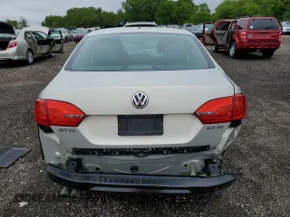 2012 Volkswagen Jetta SE with VIN 3VWDP7AJ8CM302938, listed as a Copart auction lot 57828475 with 127,174 mi miles and Clean title. Bid and sale history available at DreamBid. Image 6.