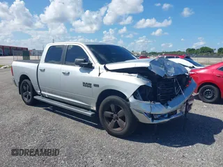 2016 Ram 1500 Big Horn z VIN 1C6RR6LT5GS194990, wystawiony jako IAAI lot #41991289 z przebiegiem 162 975 mil mil oraz . Historia ofert i sprzedaży dostępna na DreamBid. Obrazek 1.