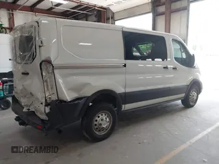 2024 Ford Transit z VIN 1FTYE2Y89RKB18494, wystawiony jako IAAI lot #42445260 z przebiegiem 19 070 mil mil oraz . Historia ofert i sprzedaży dostępna na DreamBid. Obrazek 4.
