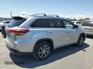 2017 Toyota Highlander XLE with VIN 5TDJZRFH2HS521211, listed as a Copart auction lot 62717825 with 62,380 mi miles and Clean title. Bid and sale history available at DreamBid. Image 3.
