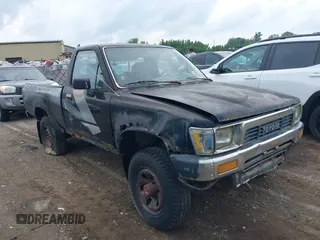 1989 Toyota Pickup DX with VIN JT4RN01P3K4014605, listed as a IAAI auction lot 42632288 with 147,572 mi miles and . Bid and sale history available at DreamBid. Image 1.
