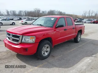 2008 Dodge Dakota SLT z VIN 1D7HW48K88S594342, wystawiony jako IAAI lot #41819673 z przebiegiem 116 134 mil mil oraz . Historia ofert i sprzedaży dostępna na DreamBid. Obrazek 2.