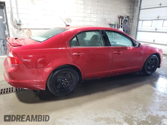 2010 Ford Fusion SE z VIN 3FAHP0HA3AR428776, wystawiony jako Copart lot #56866675 z przebiegiem 255 269 mil mil oraz Czysty tytuł • Clean title. Historia ofert i sprzedaży dostępna na DreamBid. Obrazek 3.