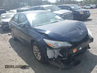 2017 Toyota Camry XLE with VIN 4T1BF1FK8HU715100, listed as a IAAI auction lot 41910692 with 113,438 mi miles. Bid and sale history available at carsss.com. Image 1.