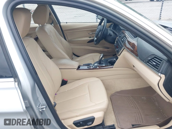 2013 BMW 3 Series 328i xDrive с VIN WBA3B3C57DF530191, выставлен на аукционе IAAI как лот 42517863 с пробегом 71 410 миль миль и . История ставок и продаж доступна на DreamBid. Изображение 5.