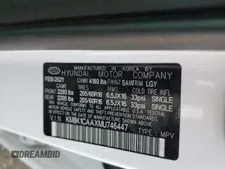 2021 Hyundai Kona SE z VIN KM8K1CAAXMU746447, wystawiony jako Copart lot #55303085 z przebiegiem 26 726 mil mil oraz Szkody całkowita. Historia ofert i sprzedaży dostępna na DreamBid. Obrazek 13.