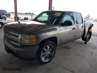 2007 Chevrolet Silverado 1500 LT w/1LT with VIN 3GCEC13027G511536, listed as a IAAI auction lot 41637646 with 204,905 mi miles. Bid and sale history available at carsss.com. Image 18.