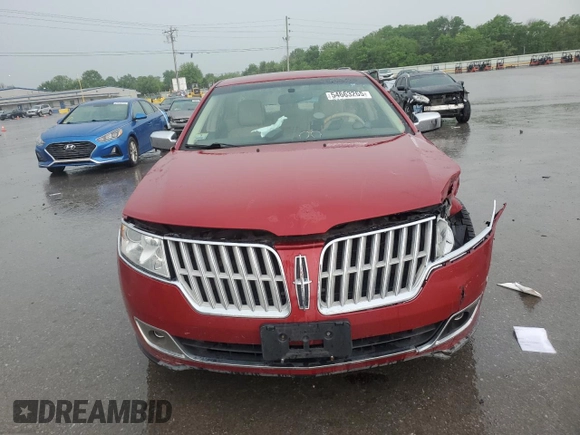 2010 Lincoln MKZ z VIN 3LNHL2GC6AR629927, wystawiony jako Copart lot #54663265 z przebiegiem 39 451 mil mil oraz Czysty tytuł • Clean title. Historia ofert i sprzedaży dostępna na DreamBid. Obrazek 5.