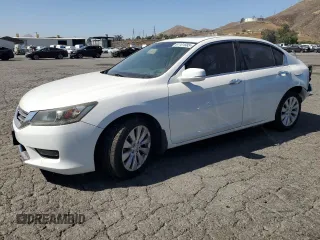 2015 Honda Accord EX-L with VIN 1HGCR2F8XFA156367, listed as a Copart auction lot 61101585 with 124,272 mi miles and Salvage title. Bid and sale history available at DreamBid. Image 1.