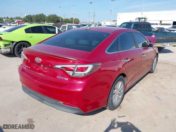 2016 Hyundai Sonata Hybrid SE with VIN KMHE24L19GA016239, listed as a IAAI auction lot 40813246 with 118,031 mi miles. Bid and sale history available at carsss.com. Image 4.