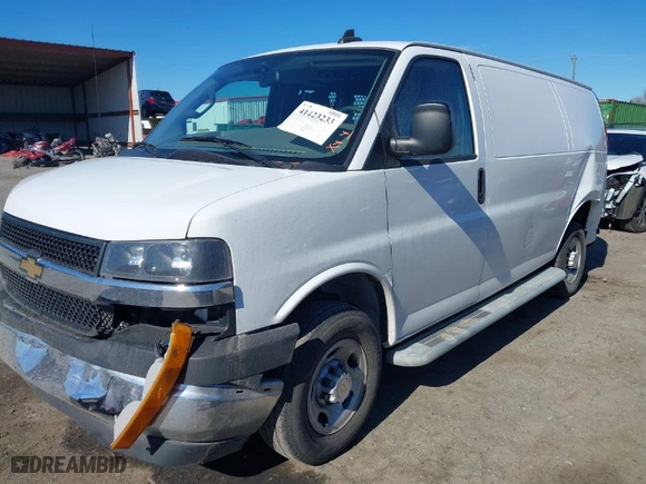 2022 Chevrolet Express Cargo Van with VIN 1GCWGAFP7N1202626, listed as a IAAI auction lot 41423233 with 31,257 mi miles. Bid and sale history available at carsss.com. Image 2.