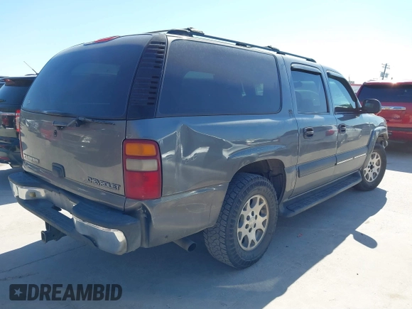 2002 Chevrolet Suburban LS with VIN 3GNEC16Z62G198727, listed as a IAAI auction lot 41843171 with 342,212 mi miles. Bid and sale history available at carsss.com. Image 4.