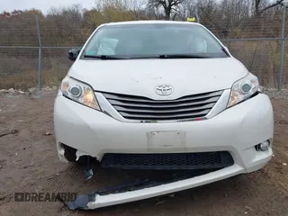2016 Toyota Sienna Ltd with VIN 5TDDK3DC3GS129715, listed as a IAAI auction lot 40849430 with 138,724 mi miles. Bid and sale history available at carsss.com. Image 12.