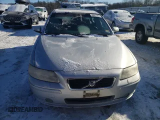 2008 Volvo S60 2.5T with VIN YV1RH592382670816, listed as a Copart auction lot 89077025 with 147,401 mi miles and Clean Title. Bid and sale history available at carsss.com. Image 5.