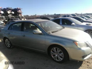 2008 Toyota Avalon XL with VIN 4T1BK36BX8U314798, listed as a IAAI auction lot 40923920 with 128,254 mi miles. Bid and sale history available at carsss.com. Image 13.