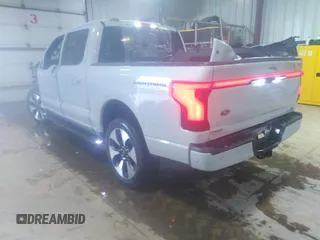 2023 Ford F-150 Lightning Pro с VIN 1FT6W1EV6PWG14545, выставлен на аукционе IAAI как лот 42065698 с пробегом 18 882 миль миль и . История ставок и продаж доступна на DreamBid. Изображение 3.