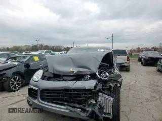 2017 Porsche Cayenne S z VIN WP1AB2A23HLA53729, wystawiony jako Copart lot #80111794 z przebiegiem 93 539 mil mil oraz Tytuł czysty. Historia ofert i sprzedaży dostępna na DreamBid. Obrazek 12.