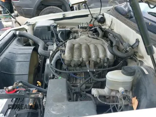2003 Toyota Tundra SR5 с VIN 5TBRN34103S347917, выставлен на аукционе IAAI как лот 42083454 с пробегом 324 185 миль миль и . История ставок и продаж доступна на DreamBid. Изображение 11.