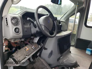 2019 Ford E-Series Commercial with VIN 1FDEE4F66KDC56080, listed as a Copart auction lot 42263015 with Not Provided miles and Clean Title. Bid and sale history available at carsss.com. Image 7.
