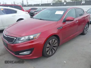 2012 Kia Optima SX z VIN 5XXGR4A64CG019121, wystawiony jako IAAI lot #42426482 z przebiegiem 137 496 mil mil oraz . Historia ofert i sprzedaży dostępna na DreamBid. Obrazek 2.