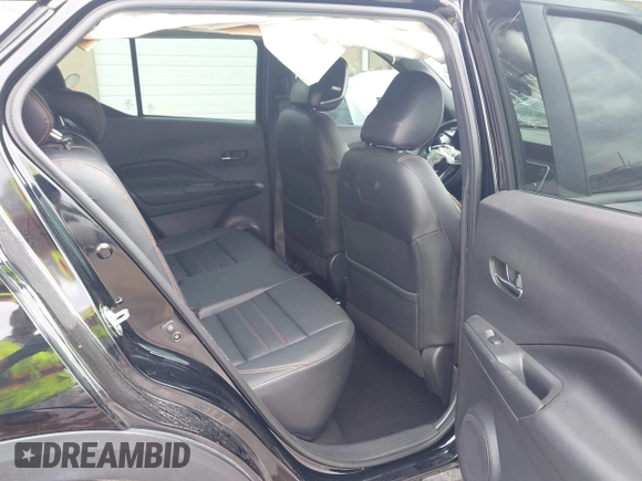 2019 Nissan Kicks SV z VIN 3N1CP5CU1KL526103, wystawiony jako IAAI lot #40405698 z przebiegiem 76 009 mil mil oraz . Historia ofert i sprzedaży dostępna na DreamBid. Obrazek 8.