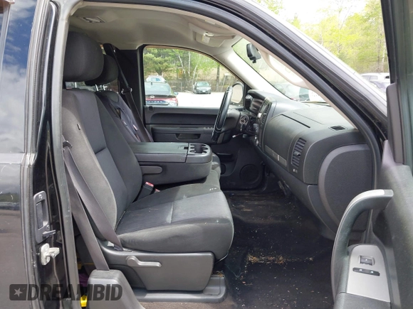 2010 Chevrolet Silverado 1500 LT with VIN 1GCSKSE39AZ110317, listed as a IAAI auction lot 42221533 with 296,468 mi miles and . Bid and sale history available at DreamBid. Image 5.