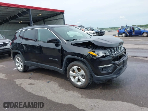 2018 Jeep Compass Latitude z VIN 3C4NJDBB7JT232821, wystawiony jako IAAI lot #42509561 z przebiegiem 142 526 mil mil oraz . Historia ofert i sprzedaży dostępna na DreamBid. Obrazek 1.