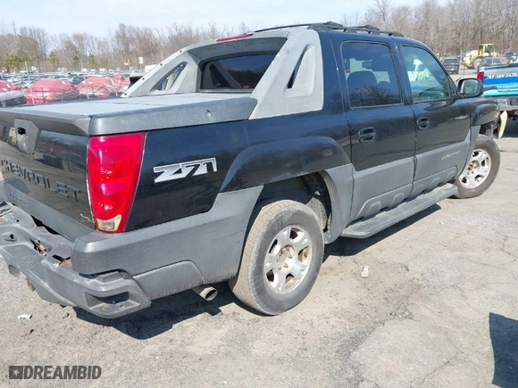 2003 Chevrolet Avalanche with VIN 3GNEK13TX3G126868, listed as a IAAI auction lot 41768159 with 181,515 mi miles. Bid and sale history available at carsss.com. Image 4.