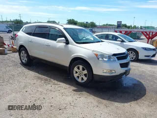 2012 Chevrolet Traverse 1LT z VIN 1GNKVGED8CJ202492, wystawiony jako IAAI lot #42294719 z przebiegiem 221 078 mil mil oraz . Historia ofert i sprzedaży dostępna na DreamBid. Obrazek 1.
