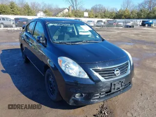 2014 Nissan Versa S Plus with VIN 3N1CN7AP3EL850527, listed as a IAAI auction lot 41662427 with 210,736 mi miles. Bid and sale history available at carsss.com. Image 1.
